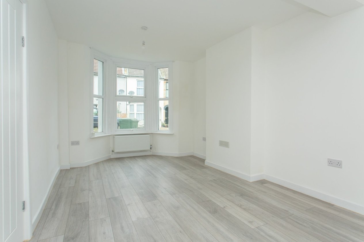 Properties To Let in Bradstone New Road  Folkestone
