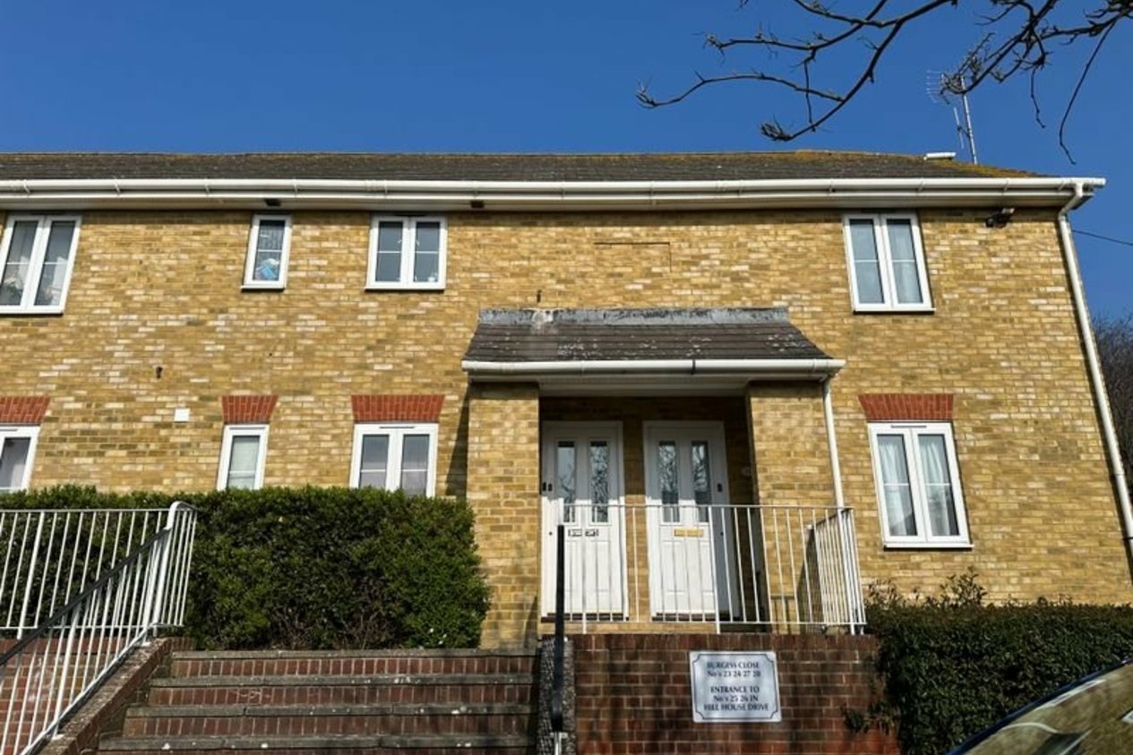 Properties Under Offer in Burgess Close Minster
