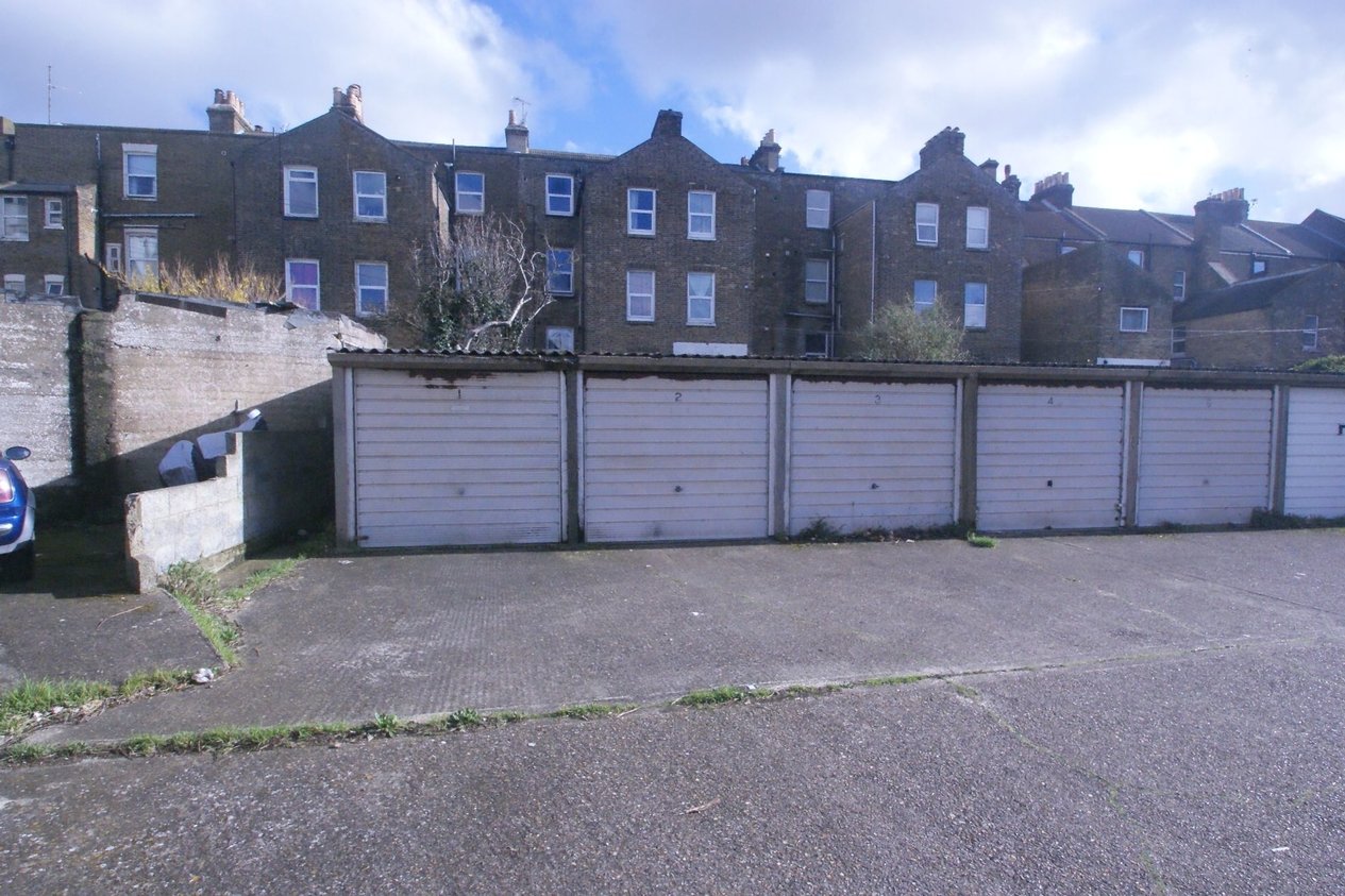 Properties Let Agreed in Garage 2  Beaucroft Mansions