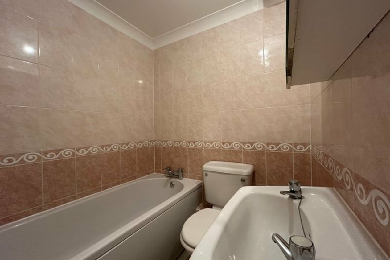 Properties Under Offer in Caroline Court 22-24 Station Road