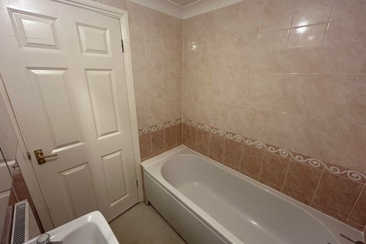 Properties Under Offer in Caroline Court 22-24 Station Road