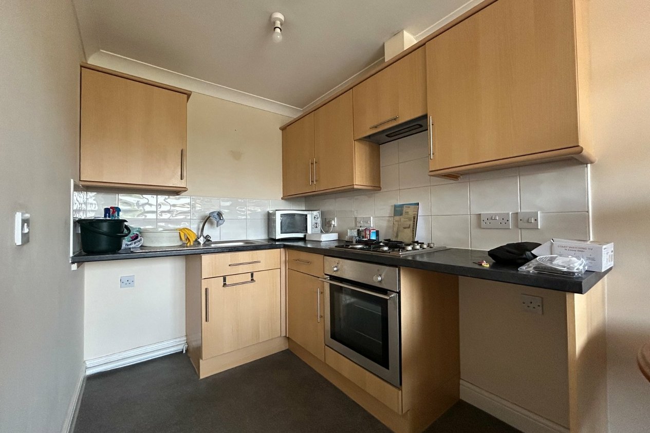 Properties Let in Caroline Court 22-24 Station Road