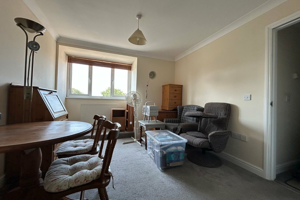 Properties Let in Caroline Court 22-24 Station Road