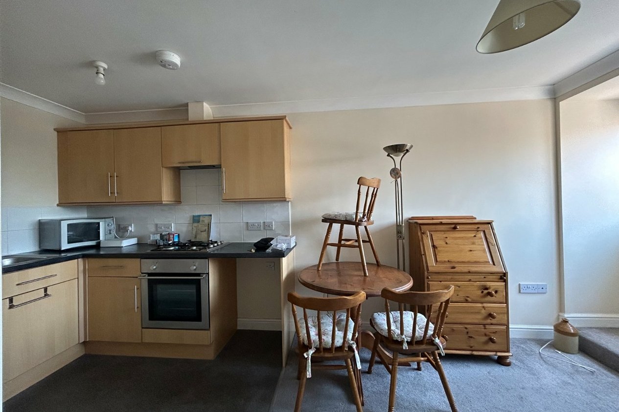 Properties Let in Caroline Court 22-24 Station Road