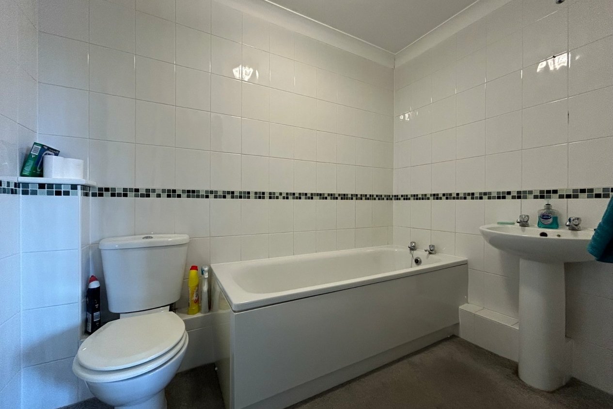 Properties Let in Caroline Court 22-24 Station Road