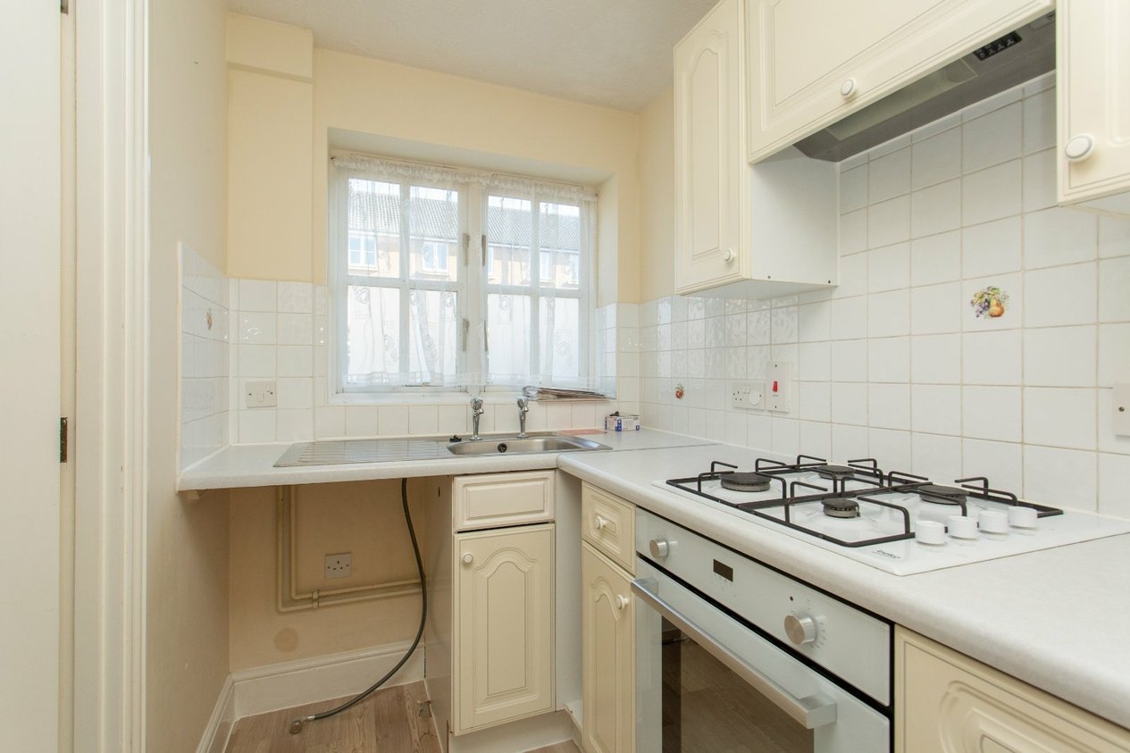 Properties Let in Chineham Way Canterbury