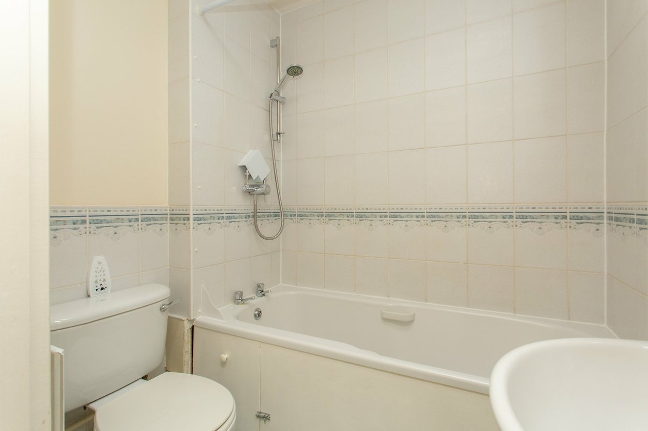 Properties Let in Chineham Way Canterbury