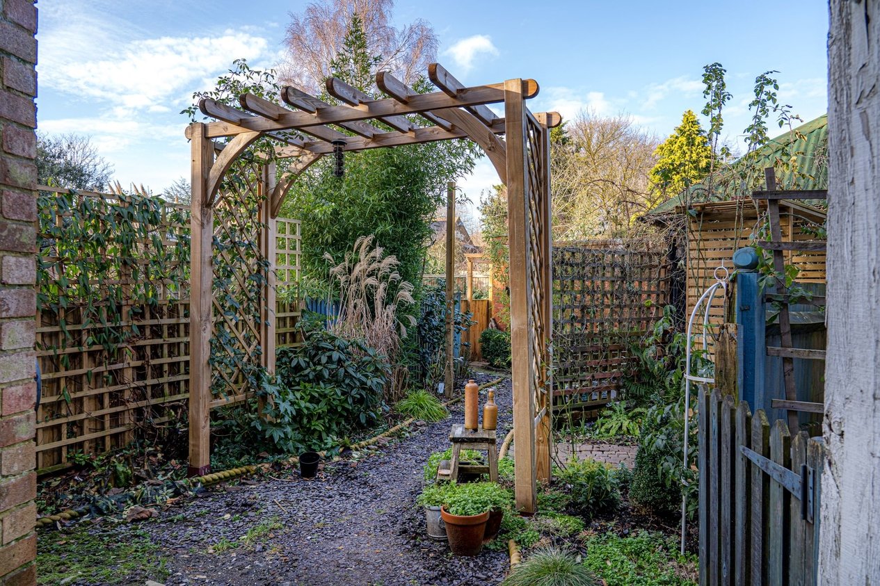 House Terraced to rent in Church Lane,Sturry, Canterbury Miles & Barr