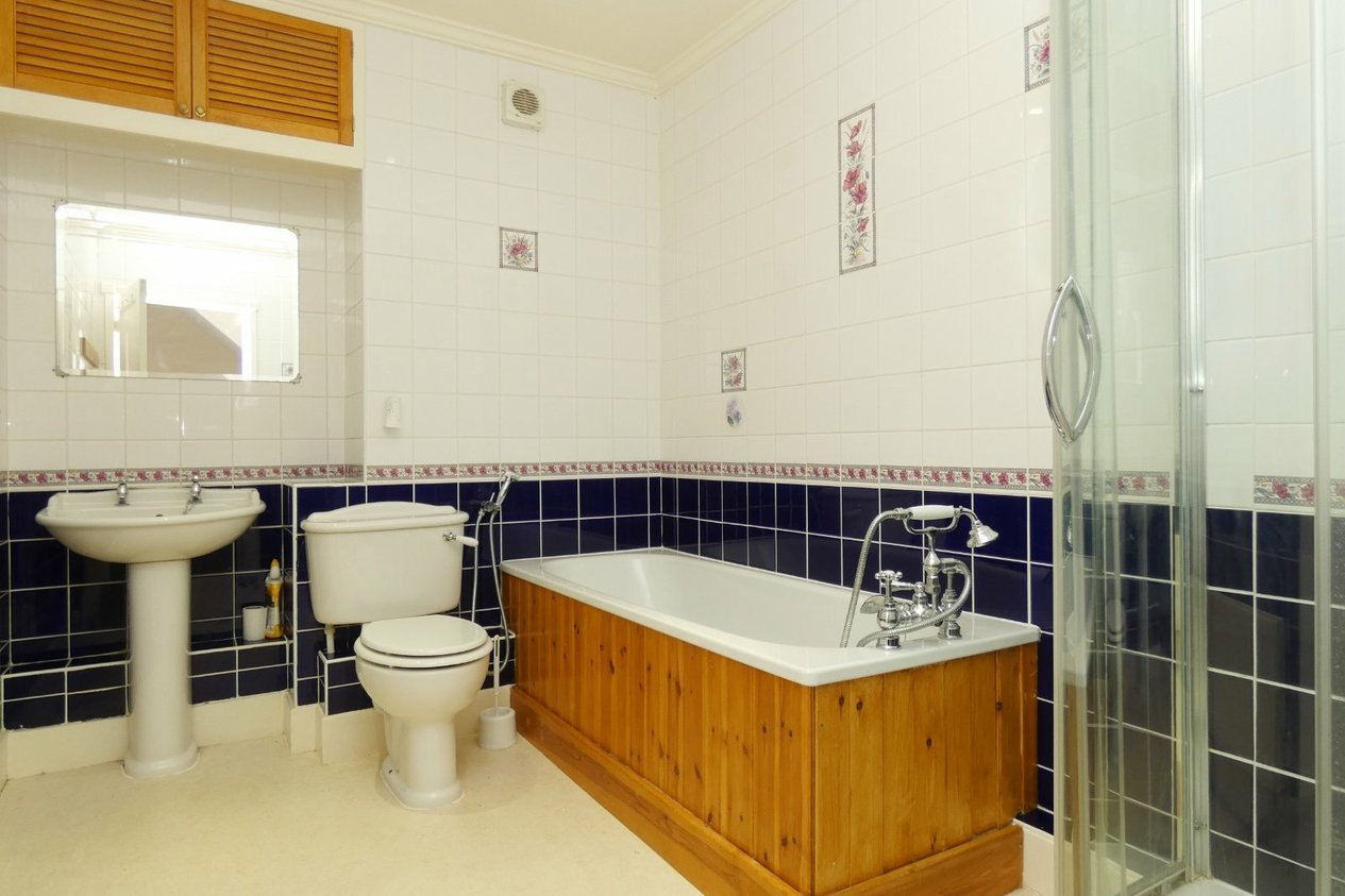 Properties Let in Clifton Gardens Canterbury