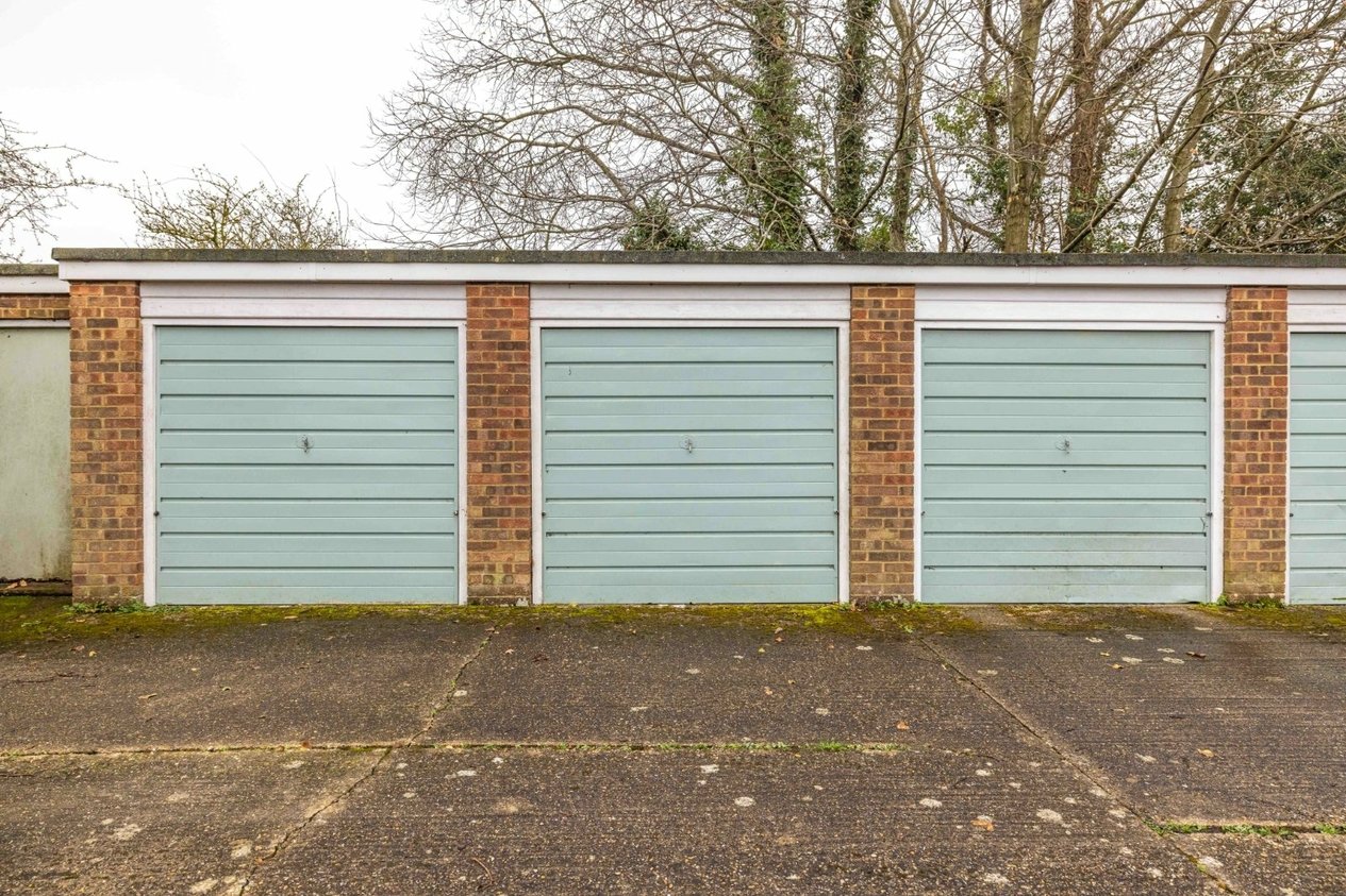 Properties To Let in Cockering Road Canterbury
