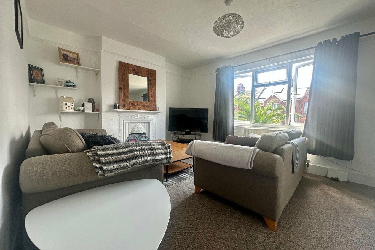 Properties To Let in College Road Deal