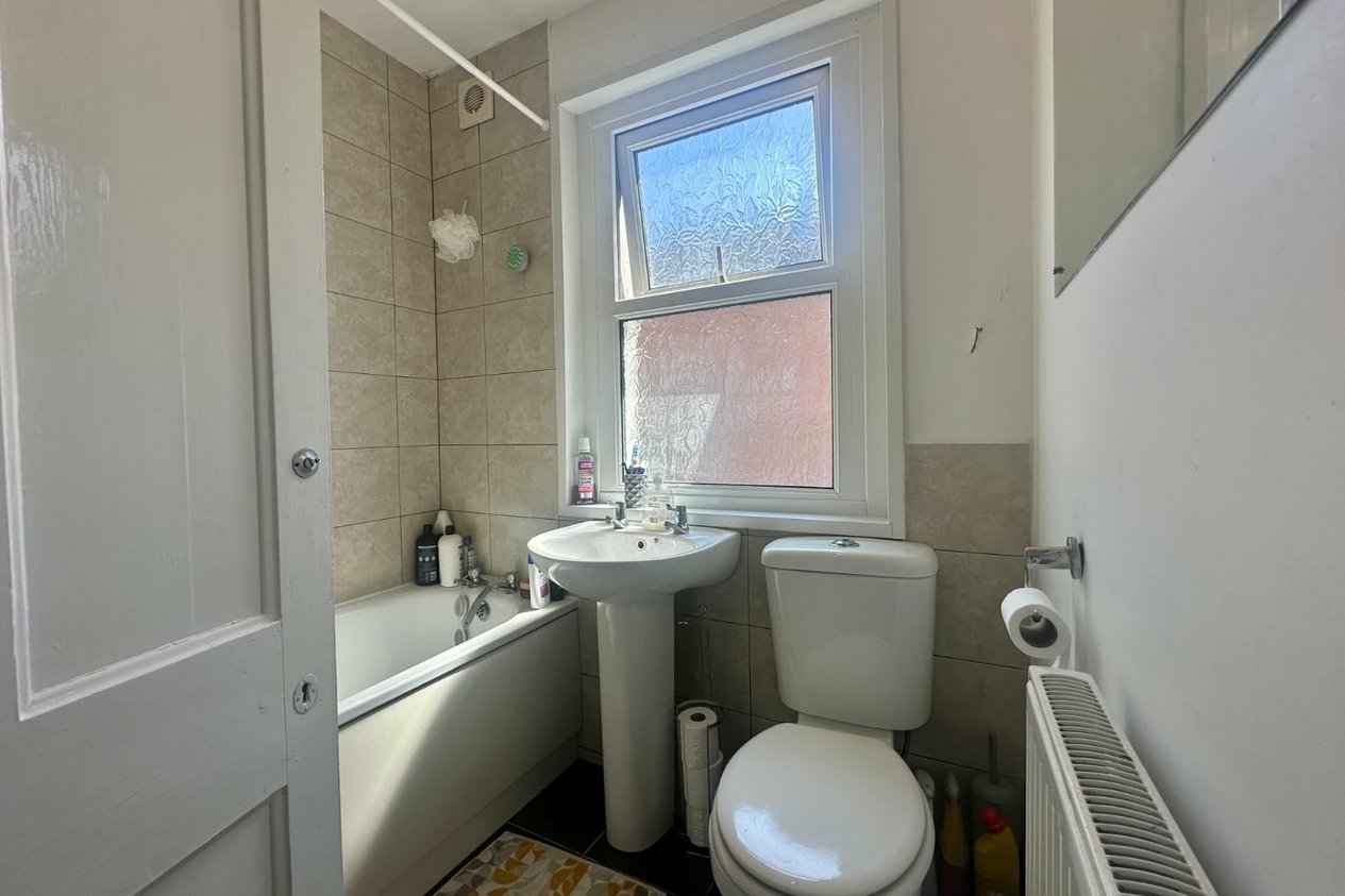 Properties To Let in College Road Deal