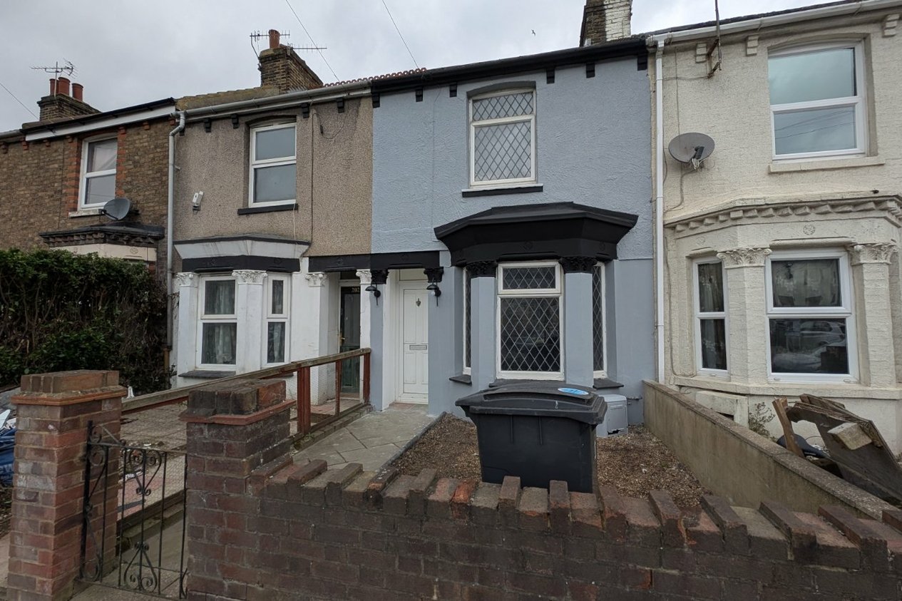 Properties Let Agreed in Coombe Valley Road Dover