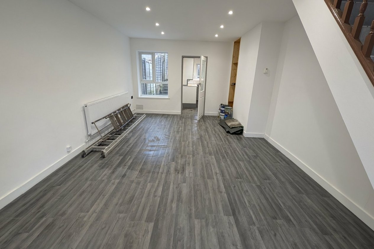 Properties Let Agreed in Coombe Valley Road Dover
