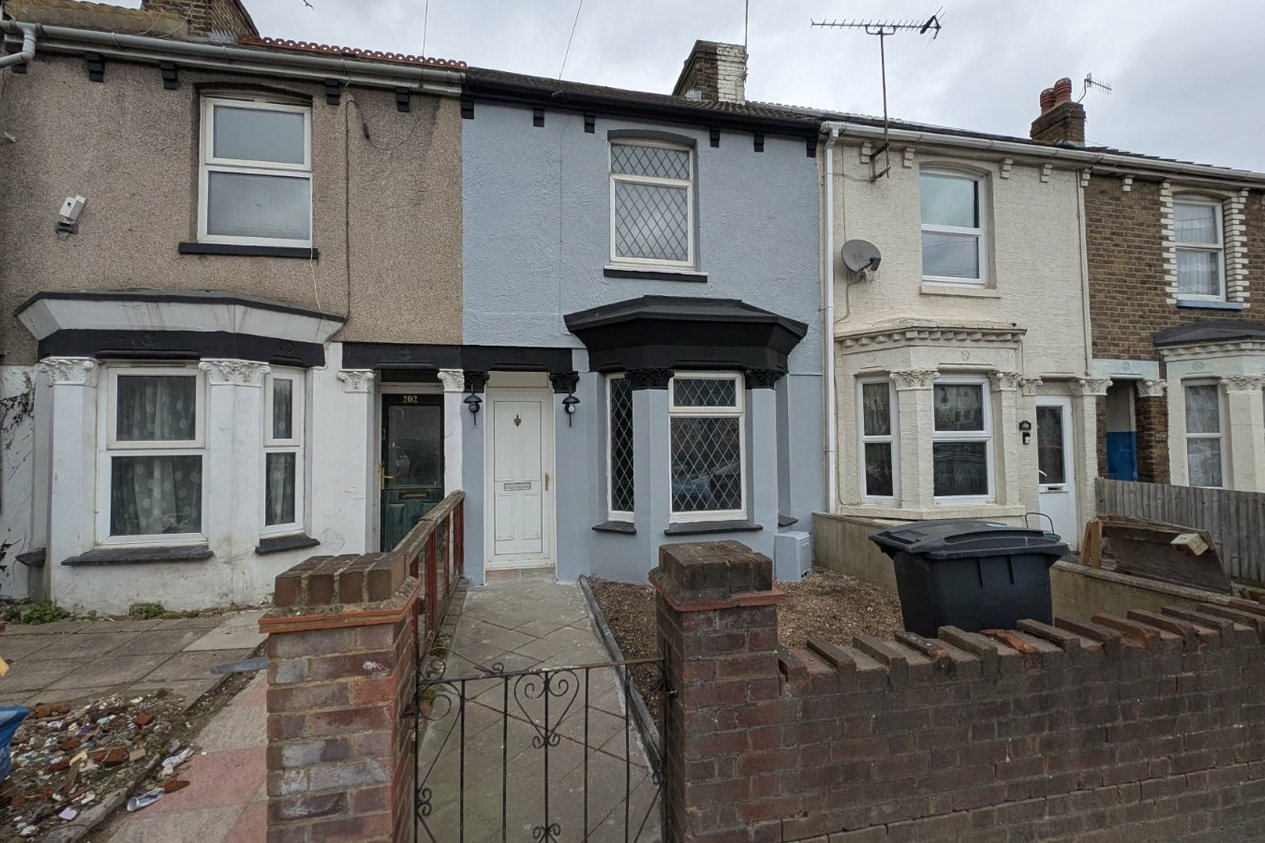Properties Let Agreed in Coombe Valley Road Dover