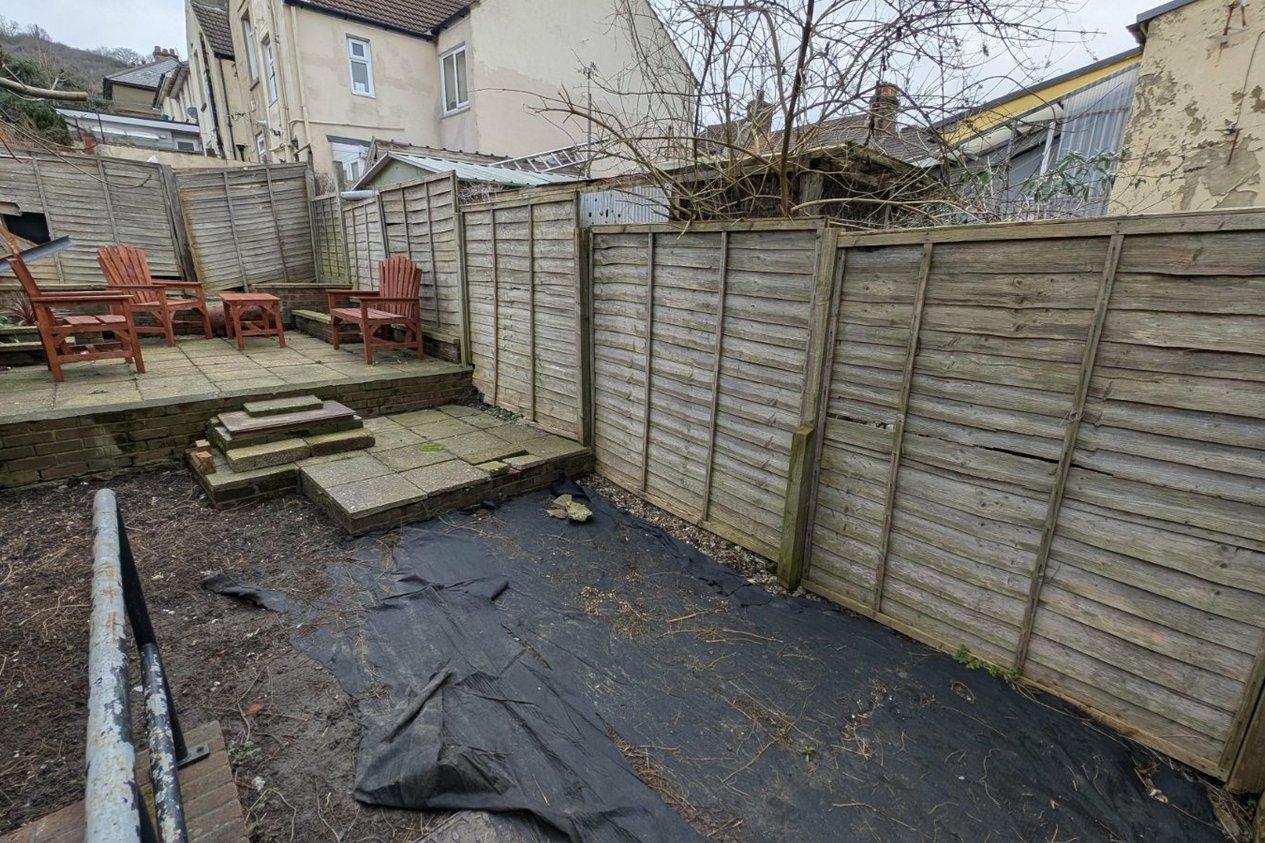 Properties Let Agreed in Coombe Valley Road Dover