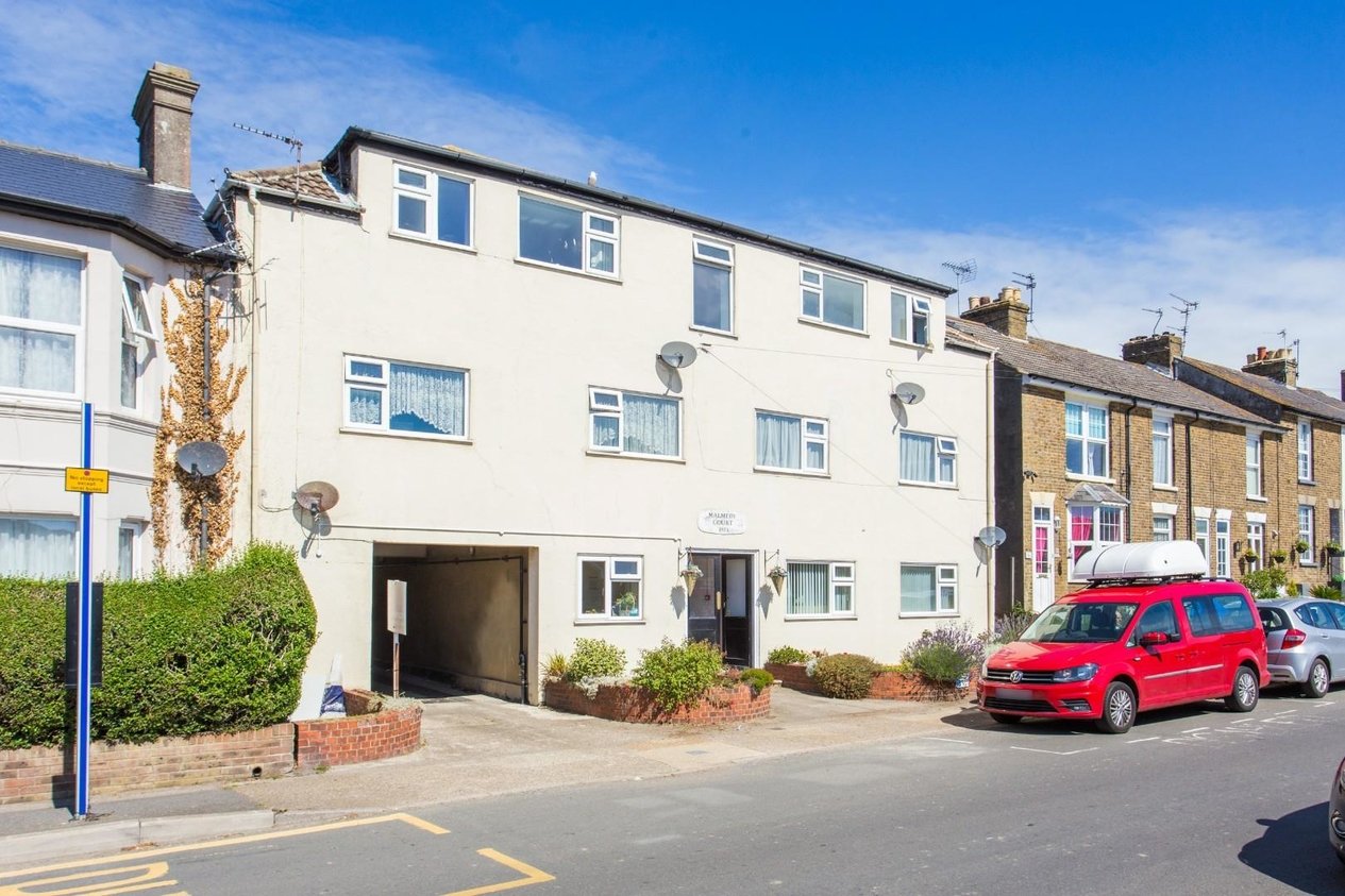 Flat to rent in Court Road, Walmer, Deal | Miles & Barr