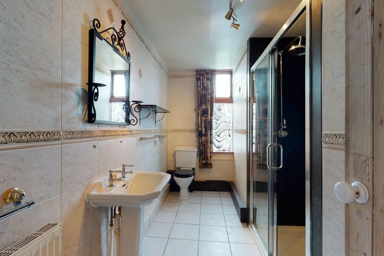 Properties To Let in Courtenay House London Road