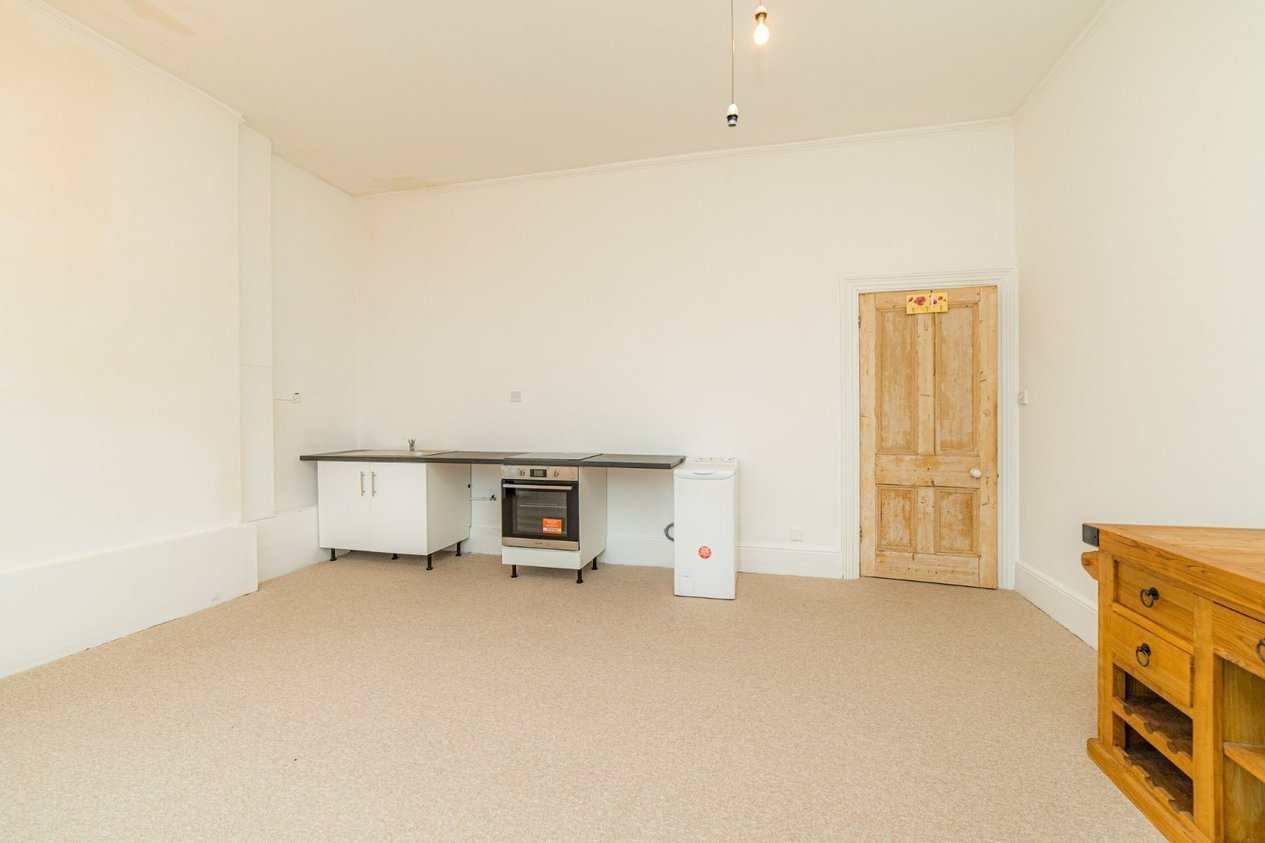 Properties To Let in Courtenay House London Road