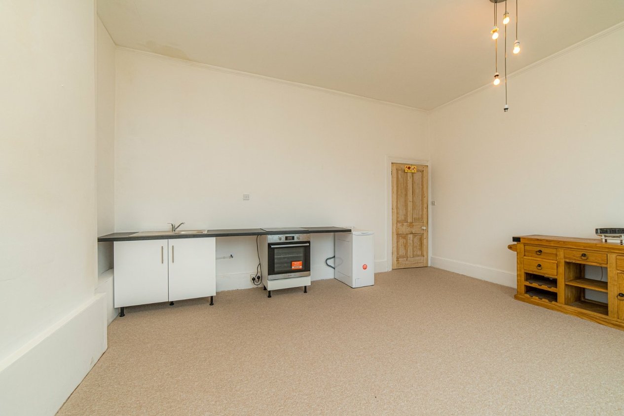 Properties To Let in Courtenay House London Road