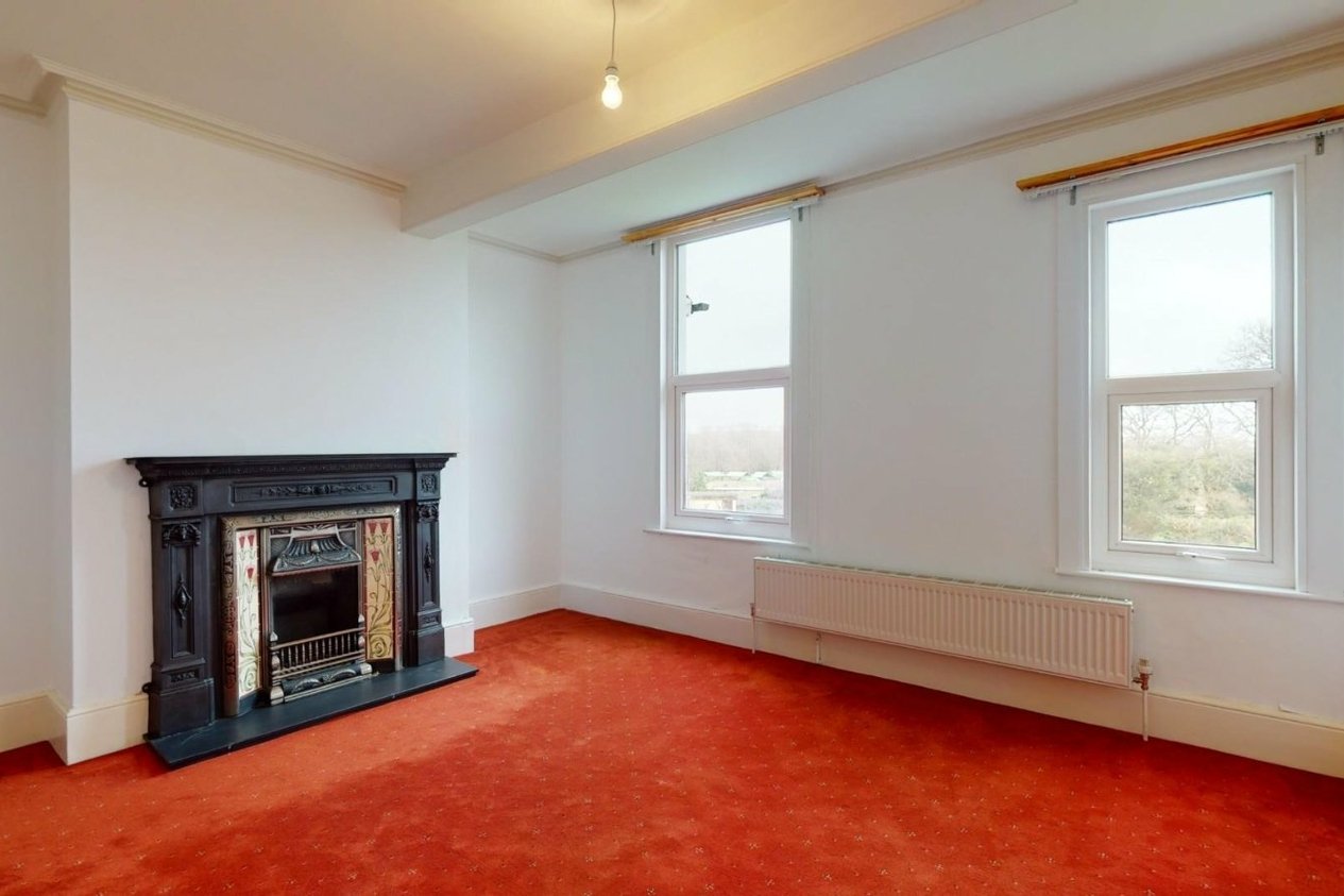 Properties To Let in Courtenay House London Road