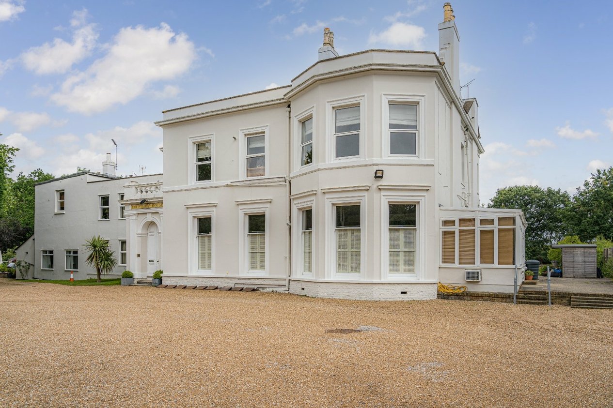 Properties To Let in Courtenay House London Road