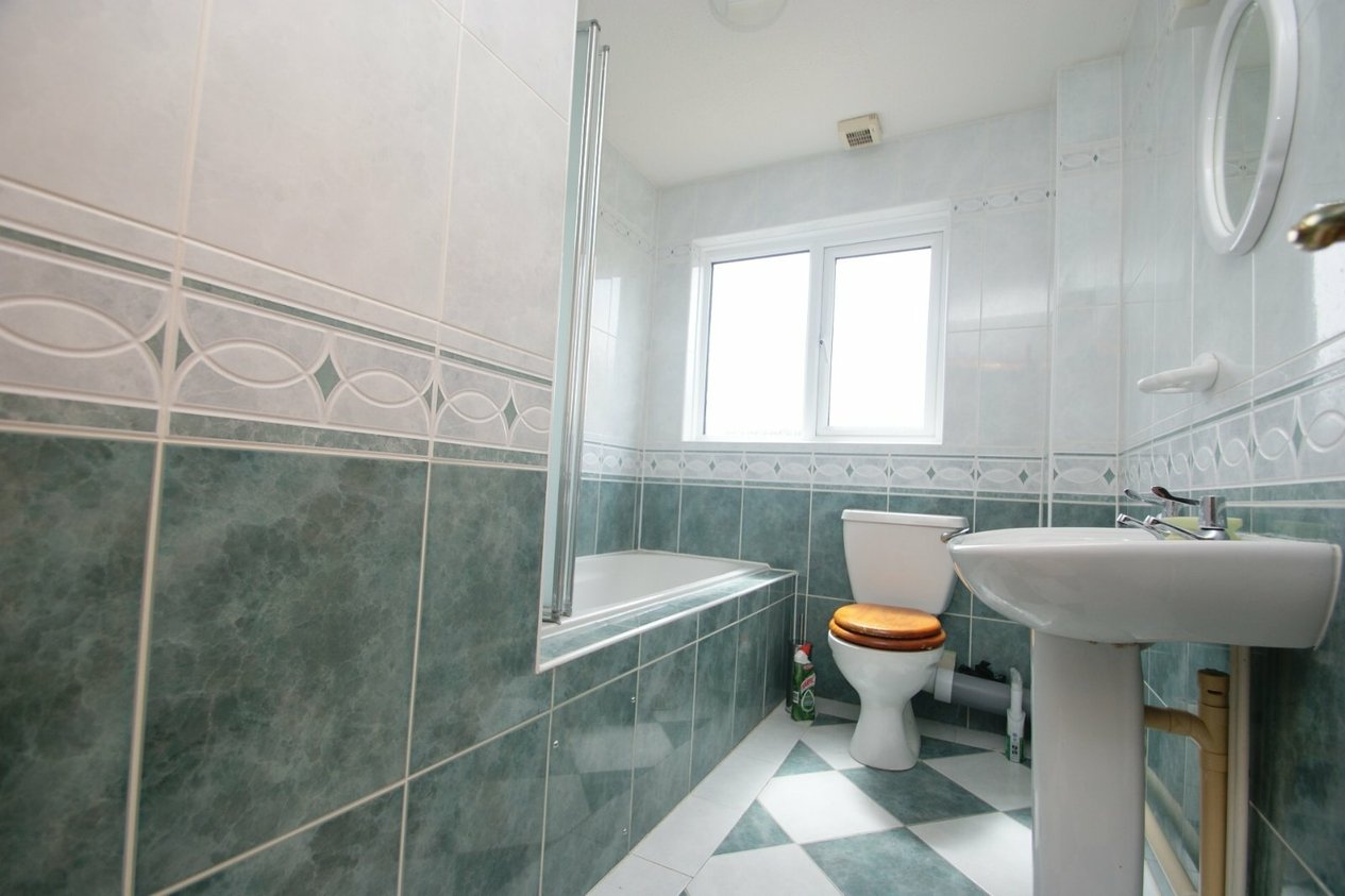 Properties Let in Courtenay Road Deal