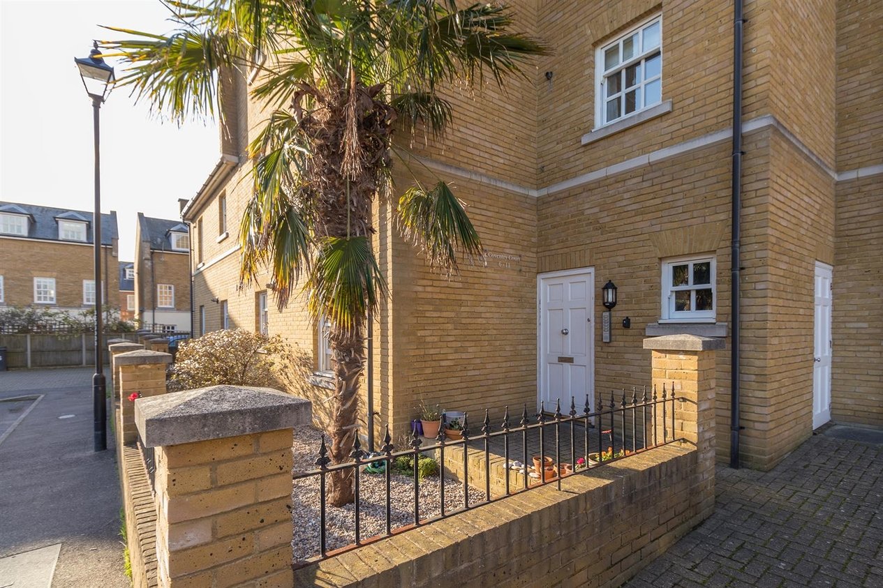 Flat to rent in Coventry Gardens, Deal | Miles & Barr