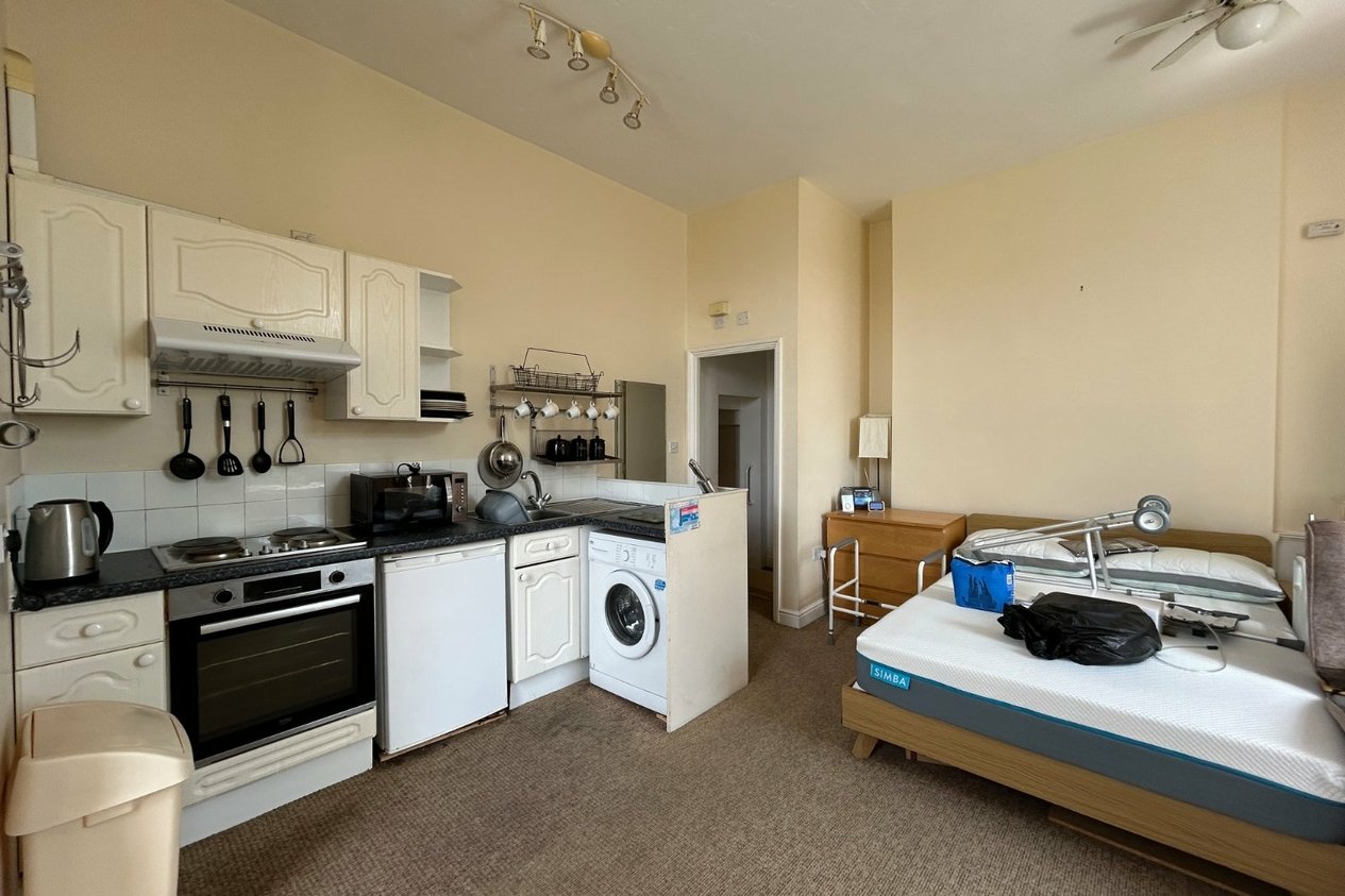 Properties To Let in Crow Hill Henley Lawns