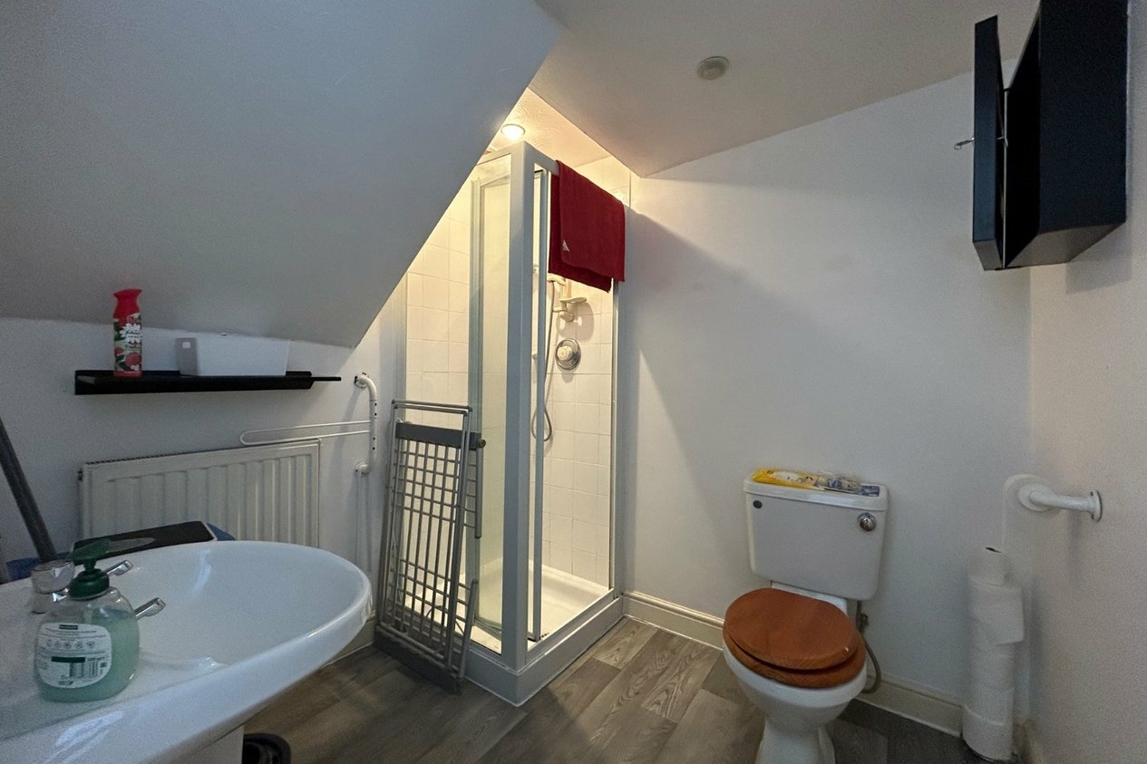 Properties To Let in Crow Hill Henley Lawns