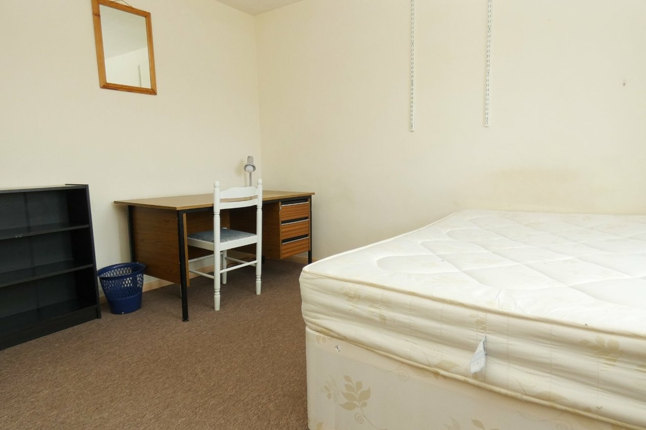 Properties To Let in Downs Road Canterbury