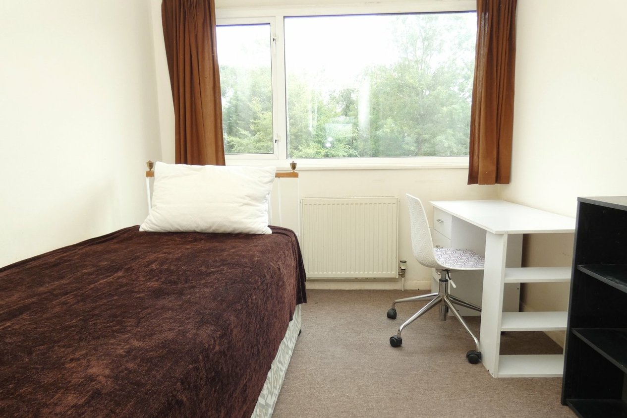 Properties To Let in Downs Road Canterbury
