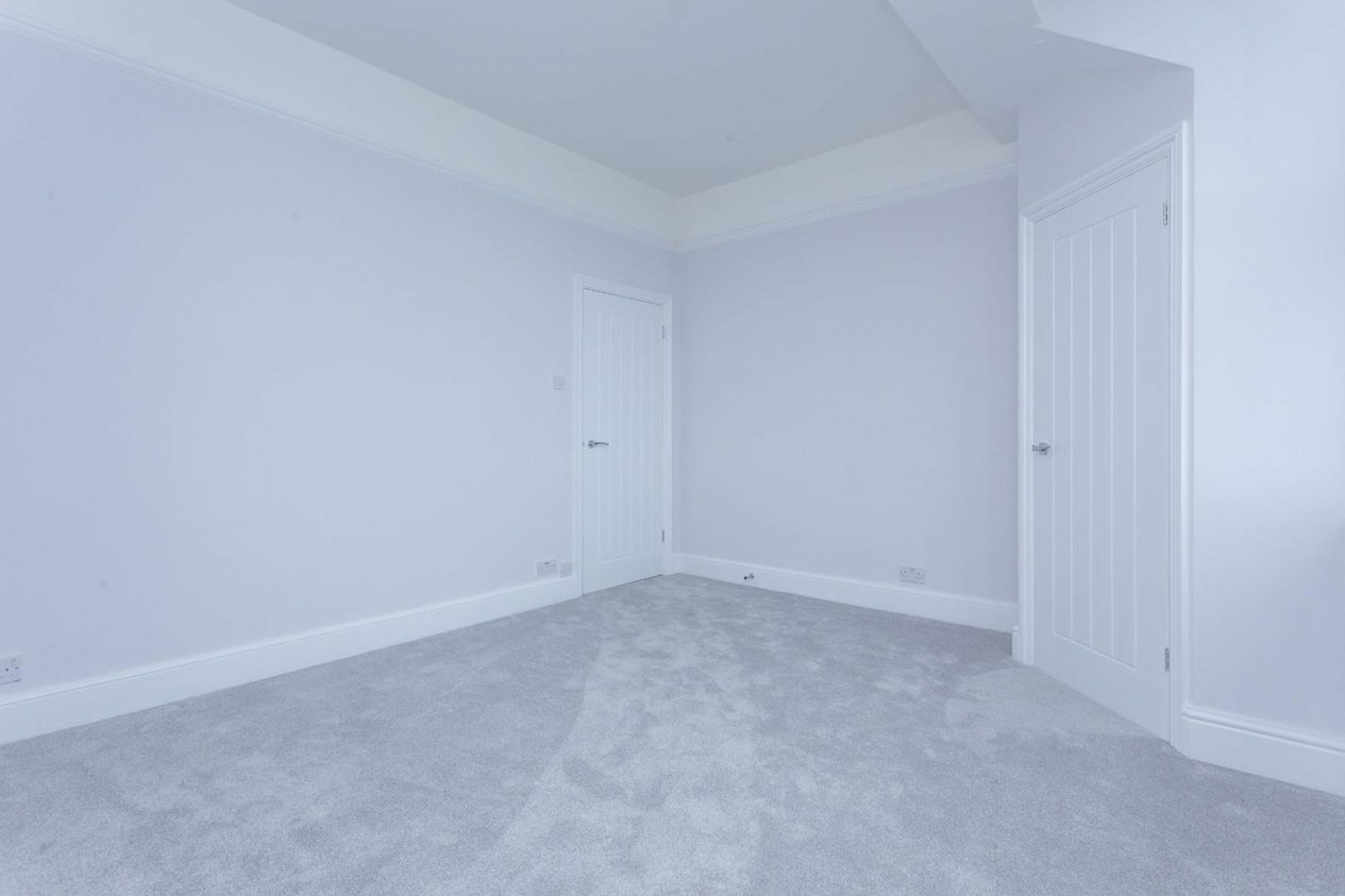 Properties To Let in Eastern Esplanade  Lynton Court Mansions