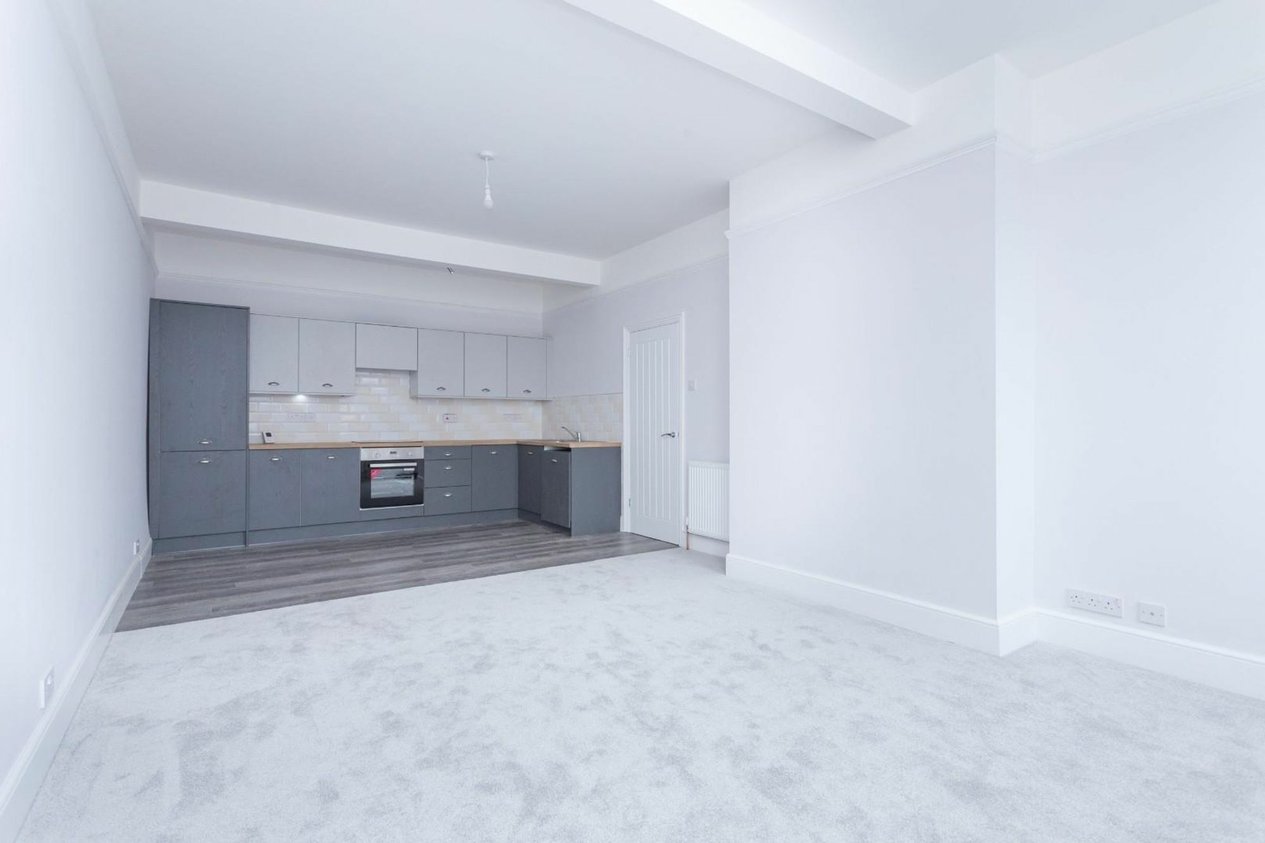 Properties To Let in Eastern Esplanade  Lynton Court Mansions