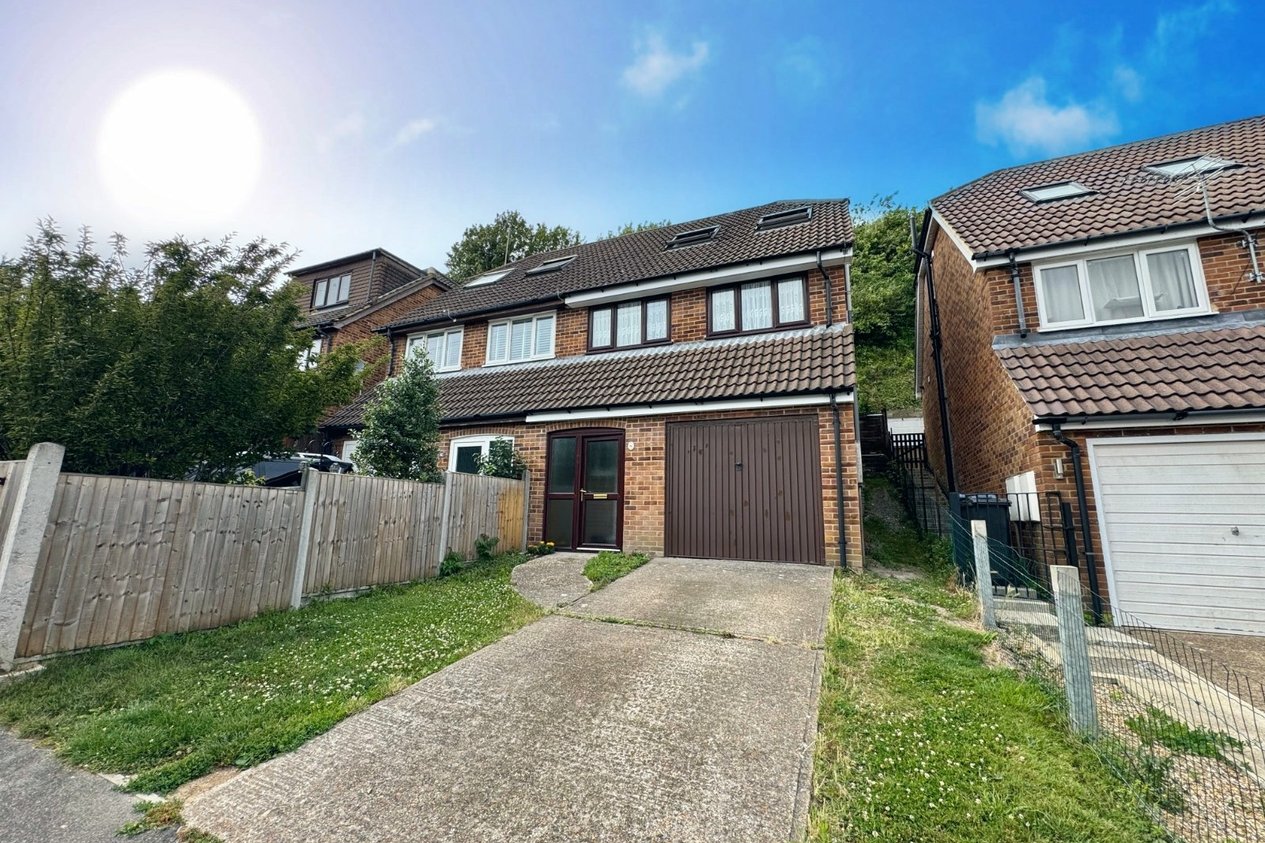 Properties To Let in Edred Road 