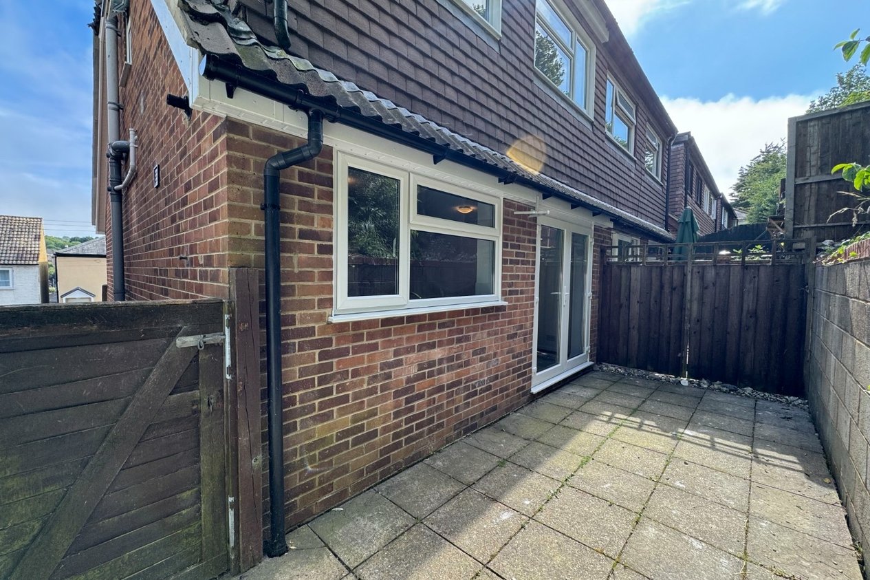 Properties To Let in Edred Road 