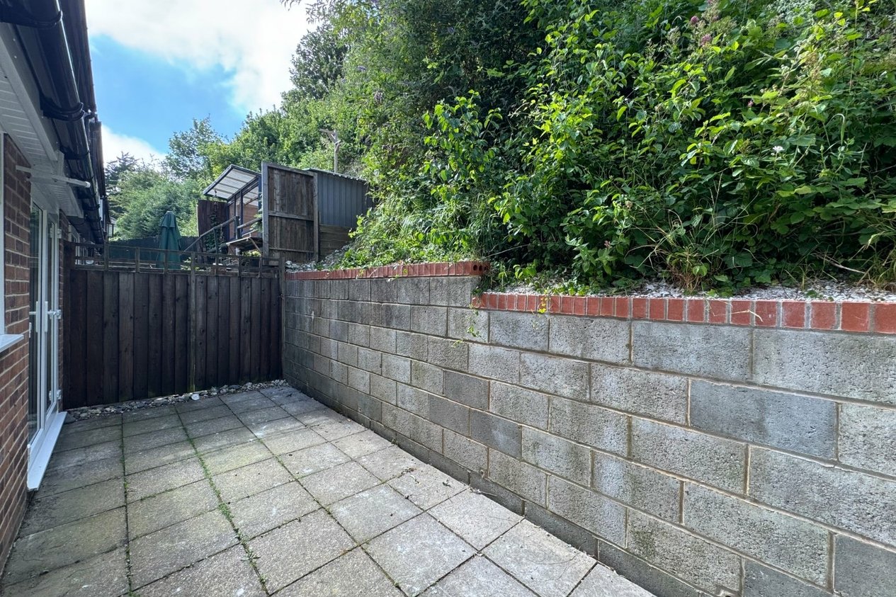 Properties To Let in Edred Road 