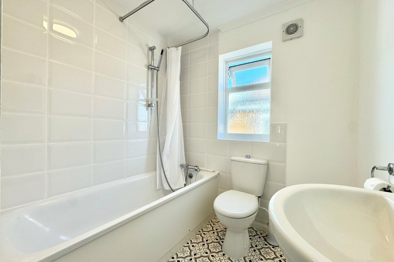Properties To Let in Edred Road 