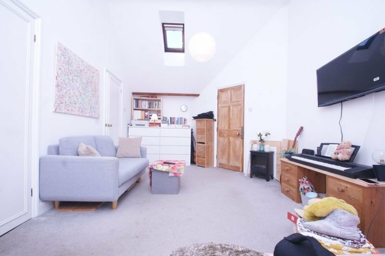 Properties Let in Fishermans Wharf The Quay