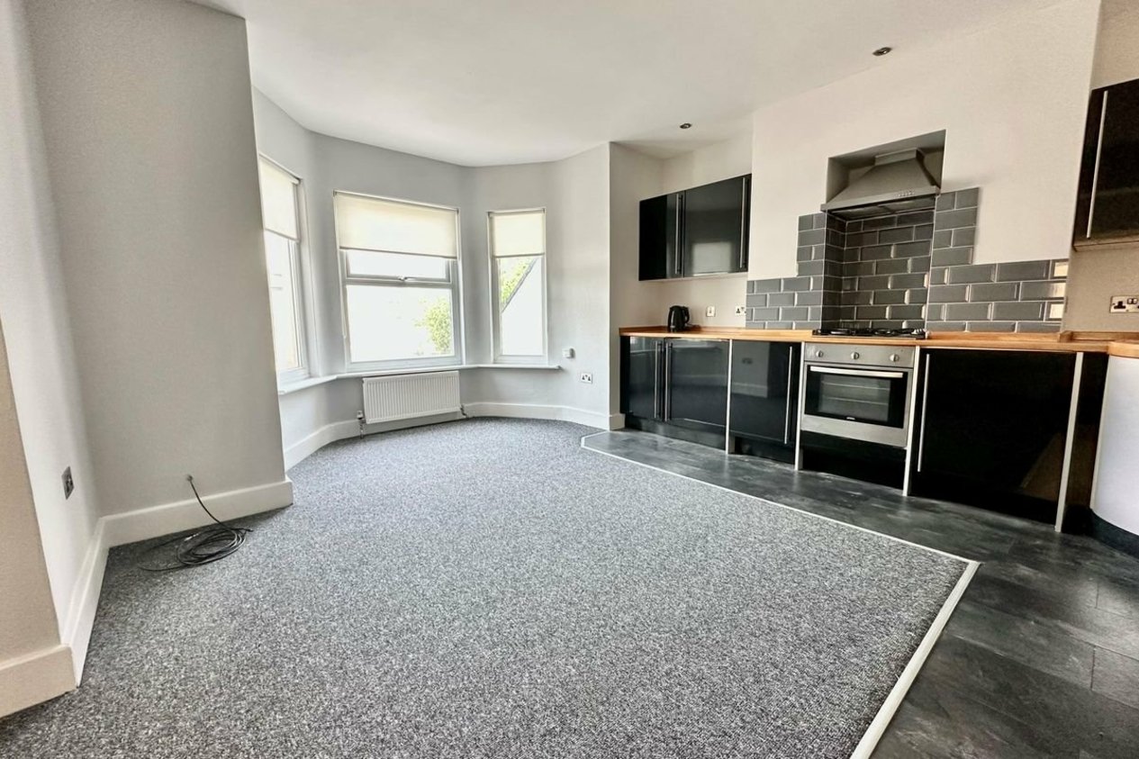 Properties To Let in Folkestone Road Dover