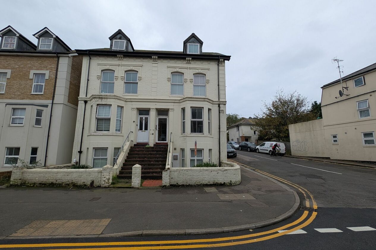 Properties To Let in Folkestone Road  Dover