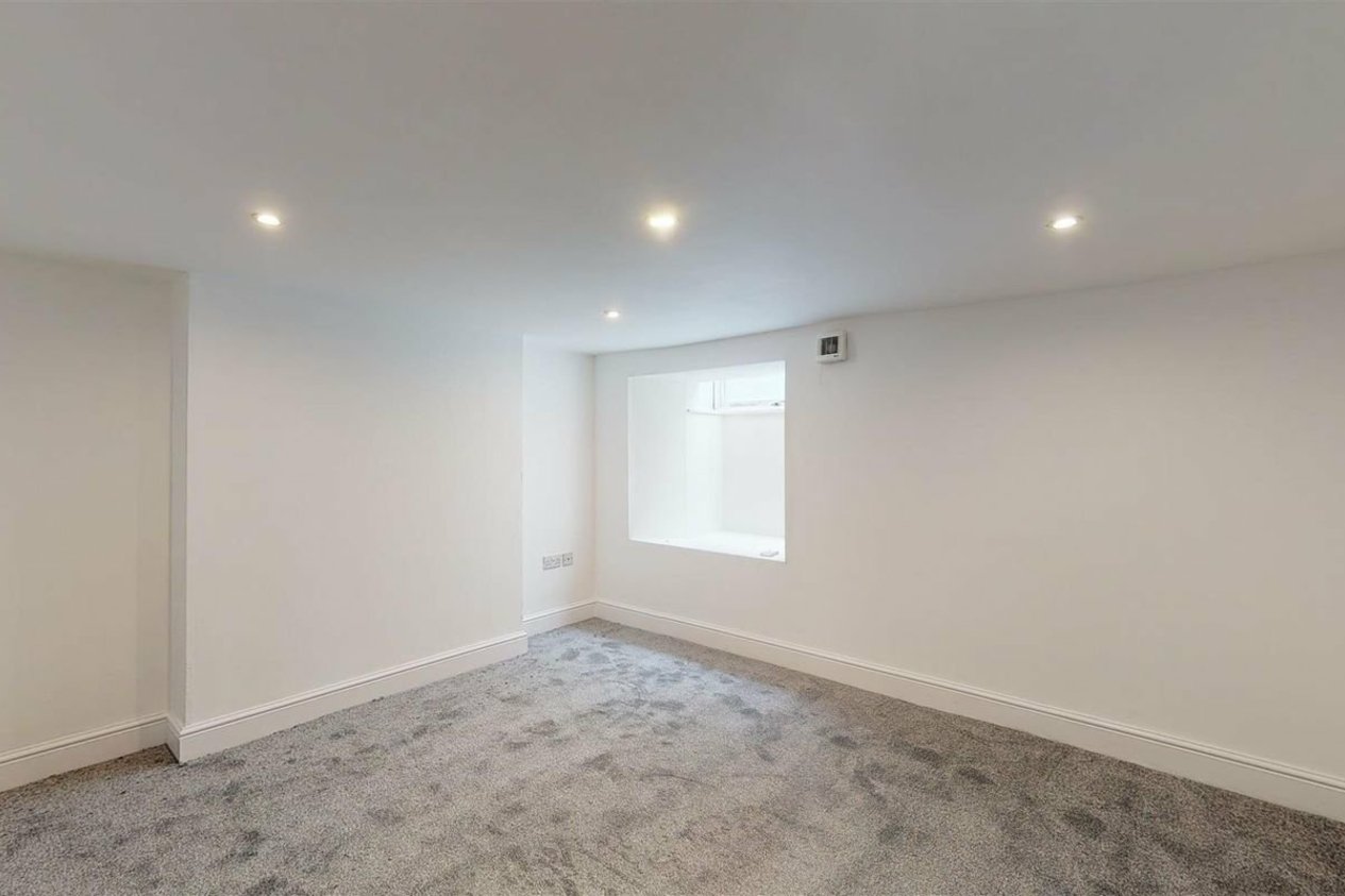 Properties Let in Folkestone Road 