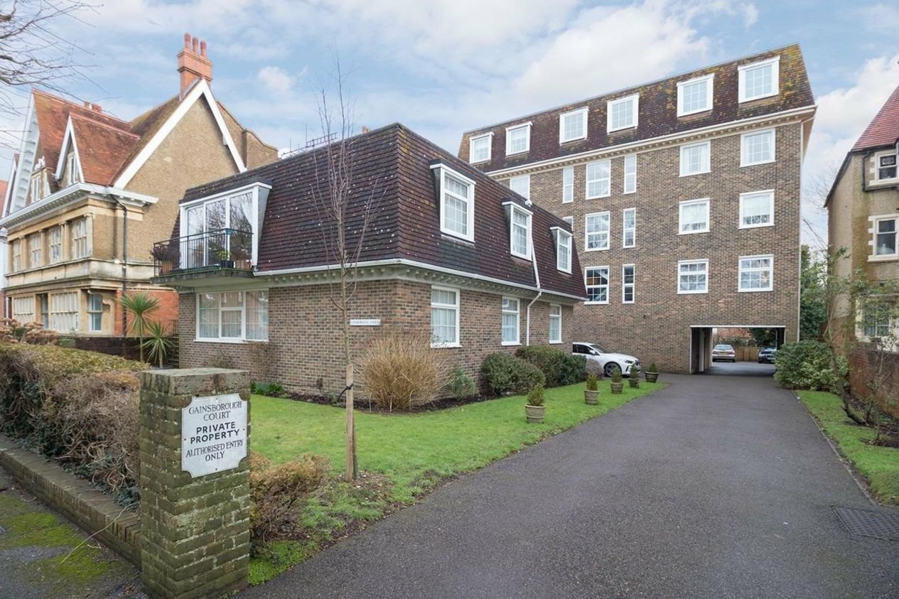 Properties Let in Gainsborough Court Grimston Gardens