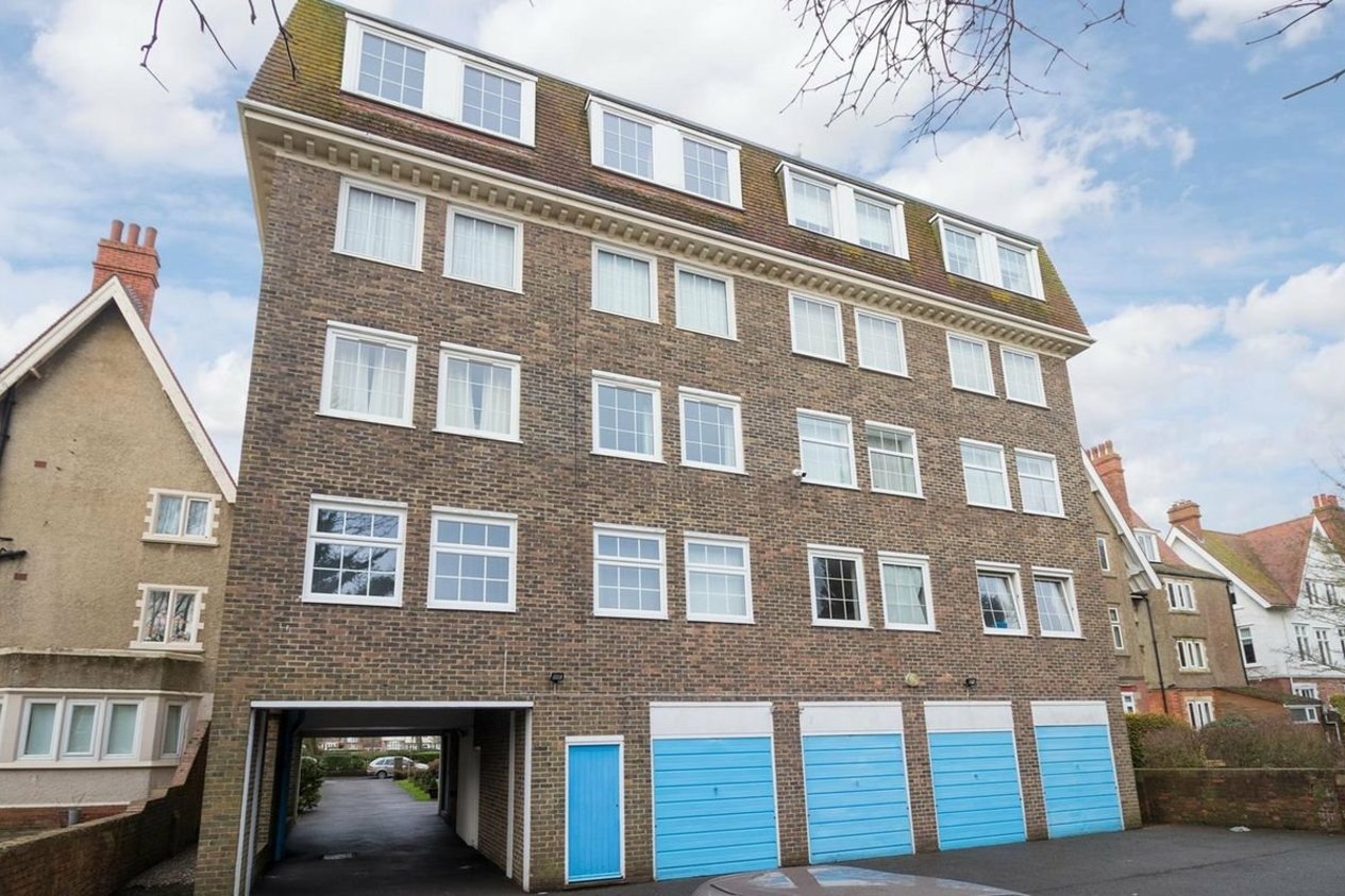 Properties Let in Gainsborough Court Grimston Gardens