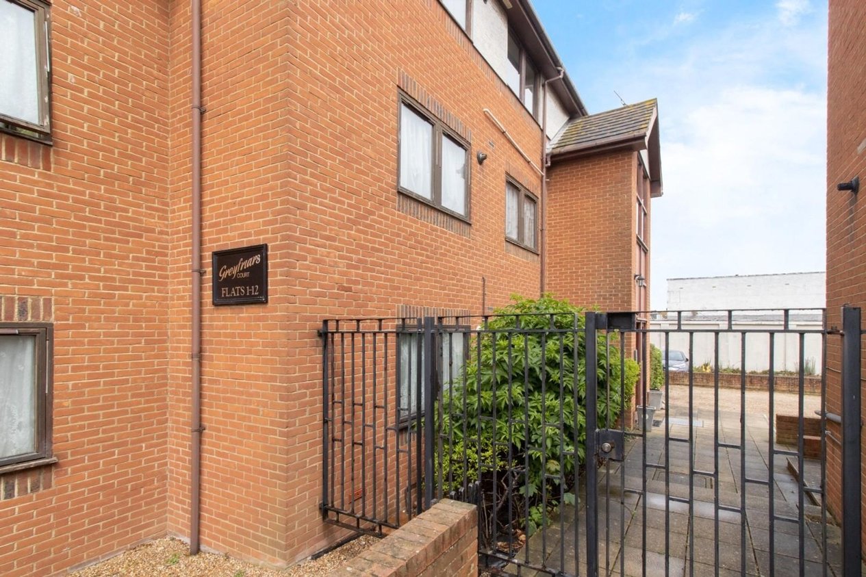 Properties Let Agreed in George Hill Road  Greyfriars Court George Hill Road