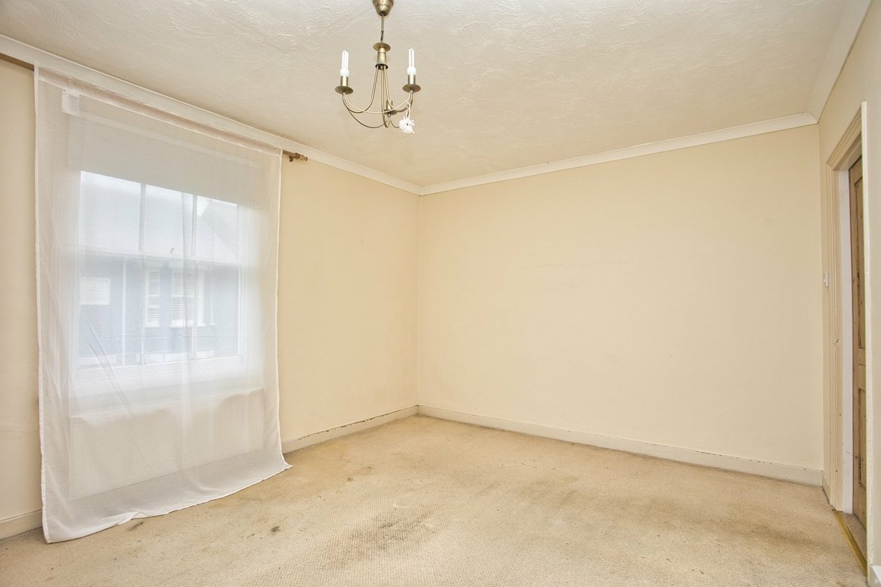 Properties To Let in Gladstone Road Deal