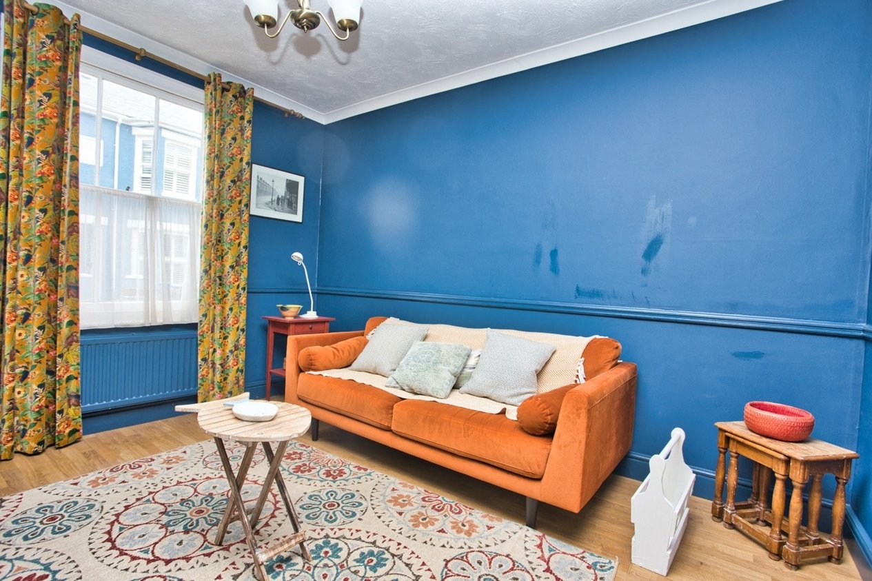Properties To Let in Gladstone Road Deal