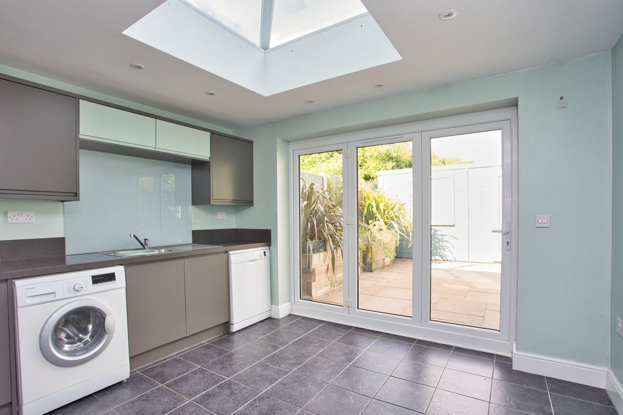 Properties Let Agreed in Golf Road Deal