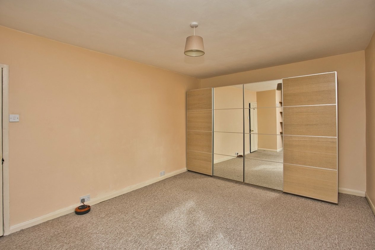 Properties Let Agreed in Golf Road Deal
