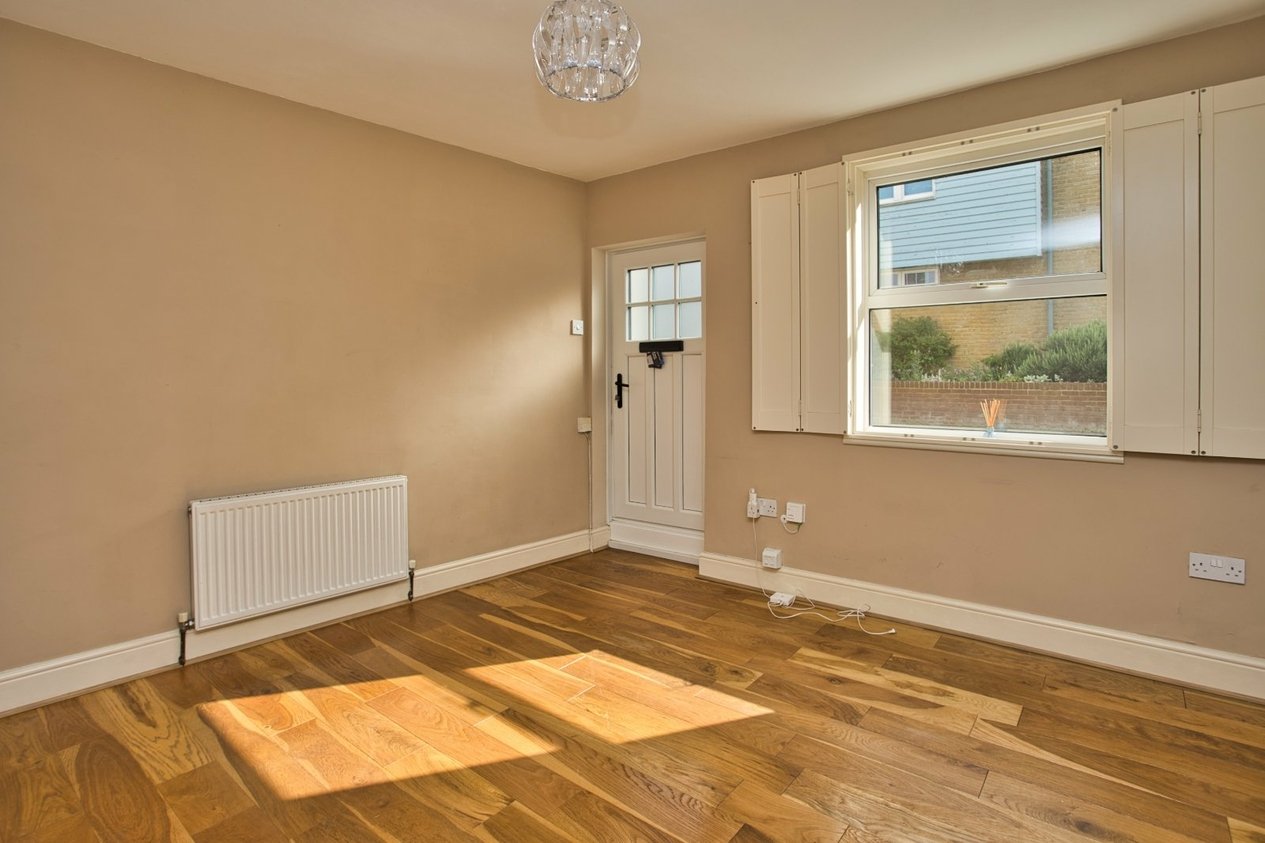 Properties Let Agreed in Golf Road Deal